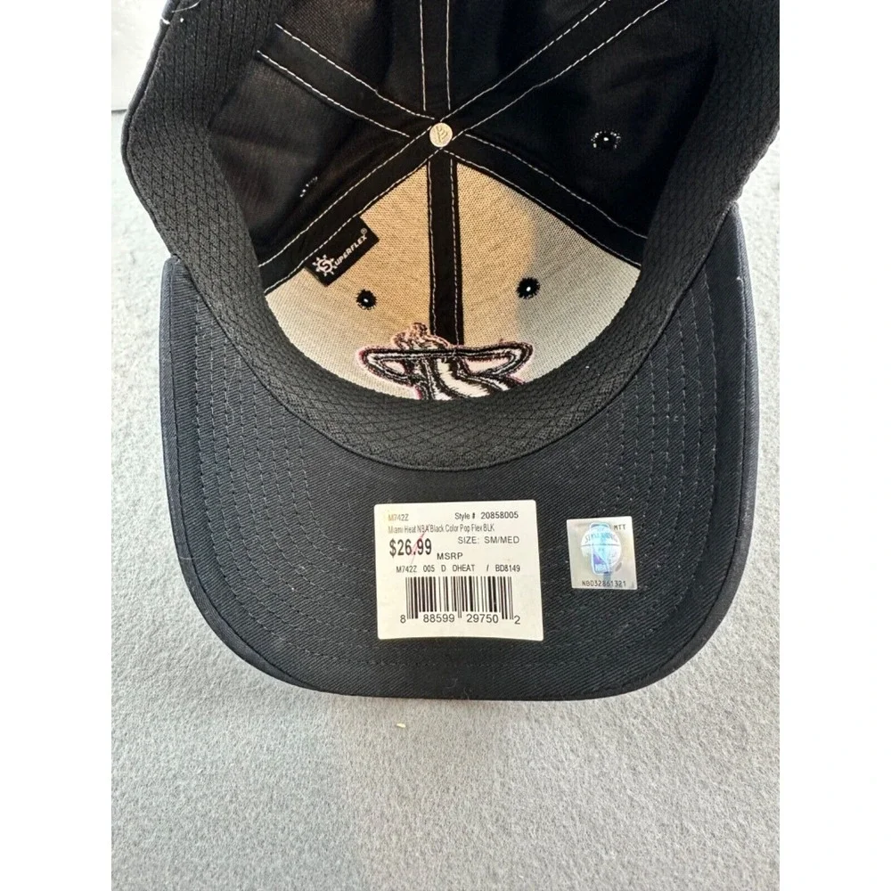 NEW! Adidas NBA Miami Heat Black Color Pop SuperFlex S/M Hat‎
